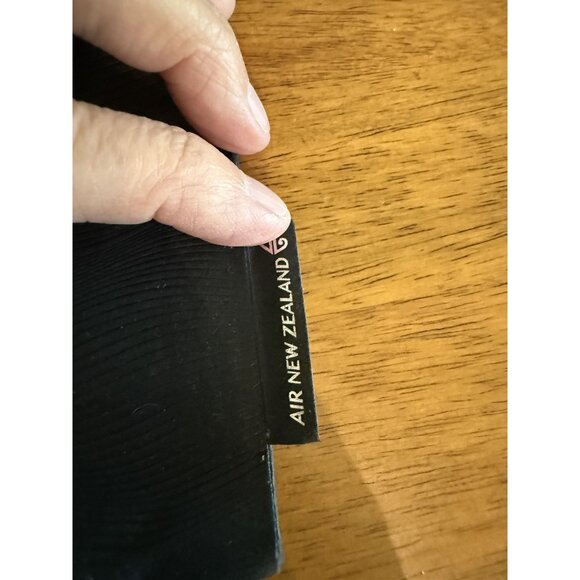 Air New Zealand Amenity Kit W/Bamboo Toothbrush/Pen  Toothpaste Hand/Body Cream - Picture 3 of 9